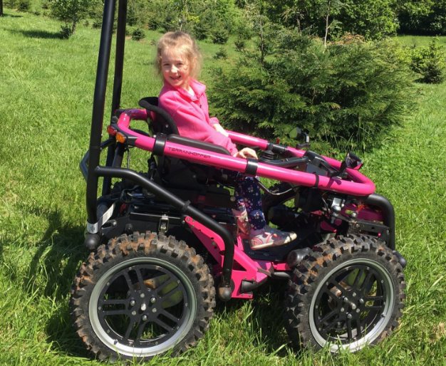 The TerrainHoppper Mini can be used by children from aged 7 to petite adults.
Width 850mm, length 1400mm height 890mm.
Available in 2 or 4 wheel drive.
Can be driven via joystick (optional extra) or manual steering by use of a throttle.
All round independent suspension system.
Can be driven in 2 or 4 wheel drive if a 4x4.
The side roll bar not only looks good but gives some form of protection.
Adjustable seating and backrest (chair folds for ease of transport).
Remote stop (useful for children!).
Overhead roll bar available.