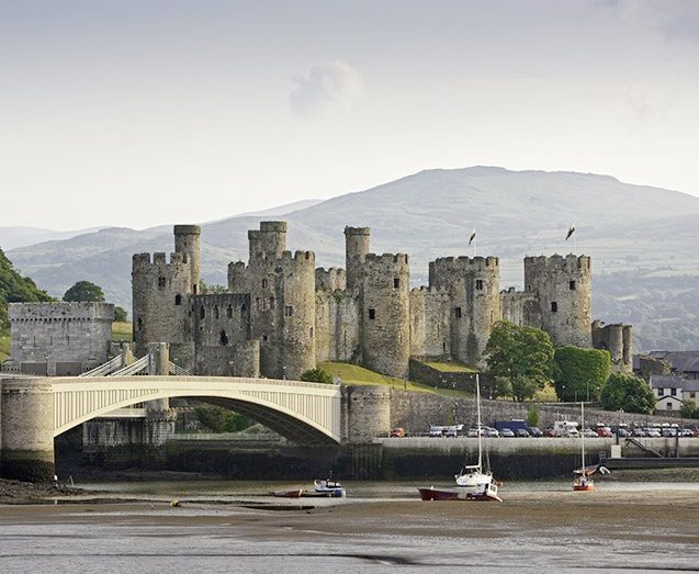 The North Wales Path is a long-distance trail extending for 60 miles (97km) from Prestatyn to Bangor. This select package covers the best part of the North Wales Path in our opinion, covering the route from Llandudno to Bangor – approx. 30 miles.
The route initially follows the Wales Coast Path along the coastline, but diverts to higher ground between Conwy and Bangor with magnificent views across to Anglesey and Snowdonia.