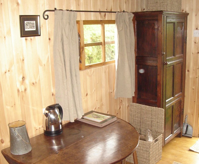 Ravenseat - The Shepherd's Hut - Image 4