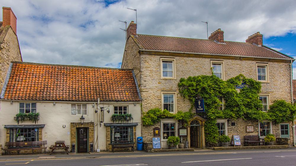 The-Feathers-Hotel-Helmsley-slide-1