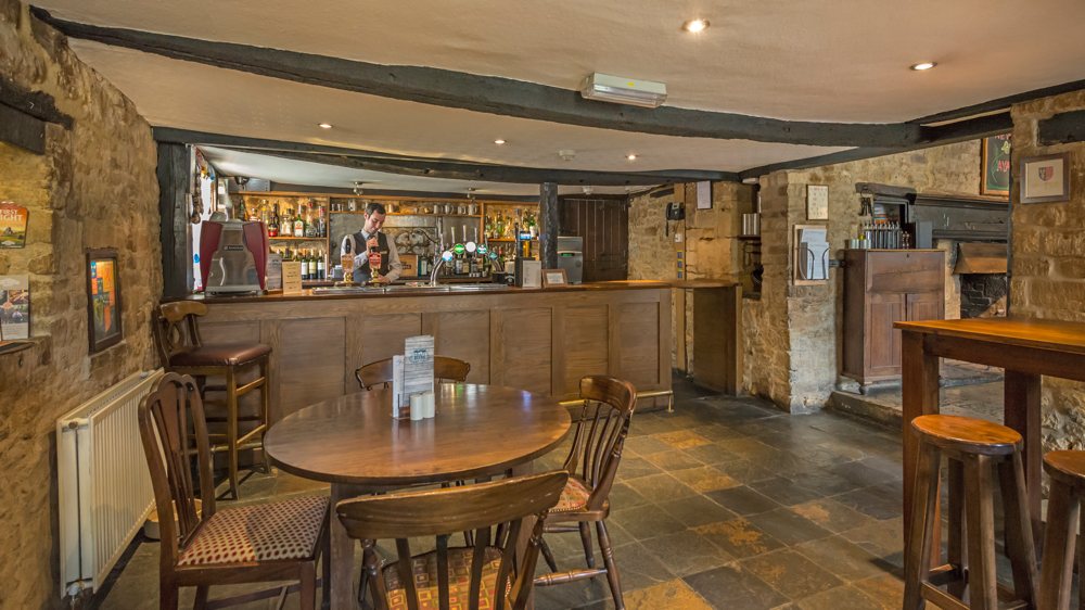 White-Hart-Royal-slide-8