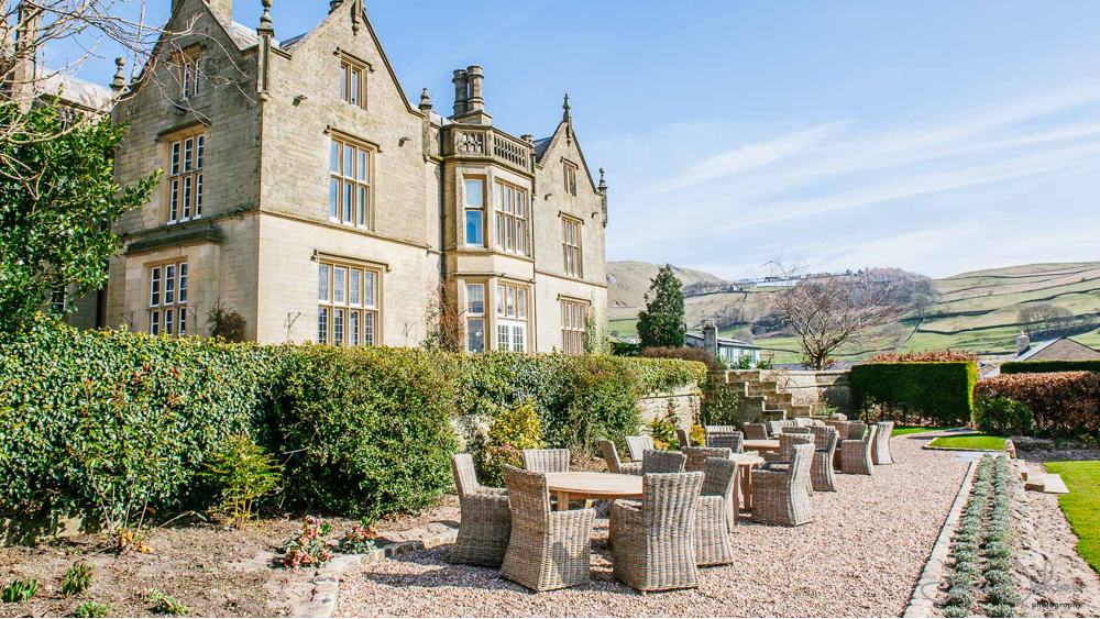 Falcon-Manor-slide-1