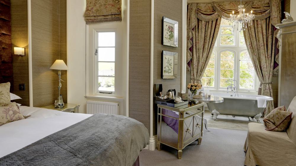 Falcon-Manor-slide-4