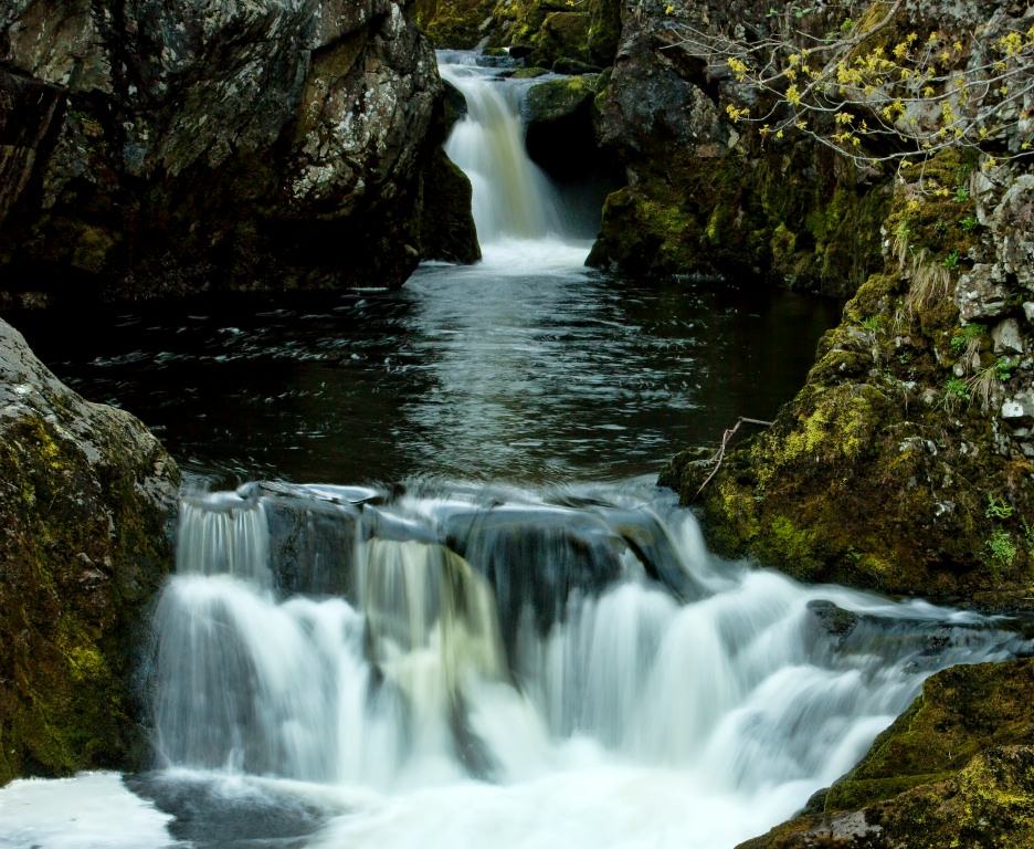 The Three Peaks walk traditionally starts at nearby Horton in Ribblesdale at the Pen-y-ghent Café, where walkers can clock-in and out to time their walk. This walk is for the very fit, but there are plenty of shorter walks in the area for walkers of all abilities. The Ingleton Waterfall Trail is a delightful walk and photographer’s dream with some of the best waterfalls in the UK, including Thornton Force. The Reginald Farrer woodland nature trail from Ingleborough Hall takes you to Ingleborough Cave past a wonderful collection of rhododendrons and wild flower meadows and under Thwaite Scars.
Then after a day exploring the great outdoors head back to Falcon Manor for a sumptuous meal and relaxing overnight stay in one of our boutique bedrooms, followed by a fabulous breakfast the following morning.
DB&B from £145 per couple
Full Yorkshire Breakfast
Packed lunches £7.50
Hamper options