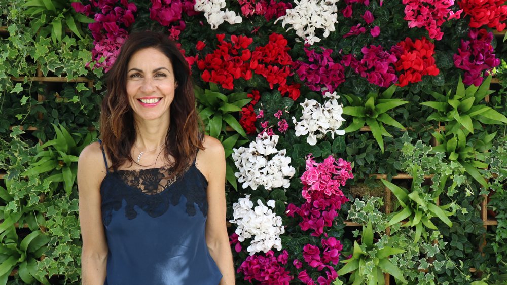 Walk-Together-with-Bowel-Cancer-UK-slide-1