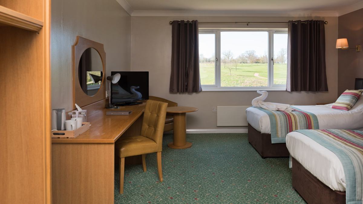 greetham-golf-course-slide-3