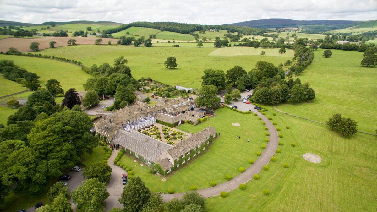 the-devonshire-arms-slide-1