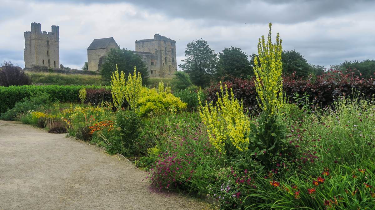 Helmsley-town-slide-3