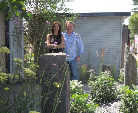 A mountain-themed garden display designed by David Domoney and inspired by Julia Bradbury has raised £2000 for the Mend our Mountains charity.