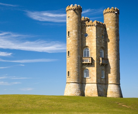 The best walking routes in the Cotswolds, exploring gentle strolls, hilly hikes woodland wanders, village trails, pub walks and a long-distance National Trail.