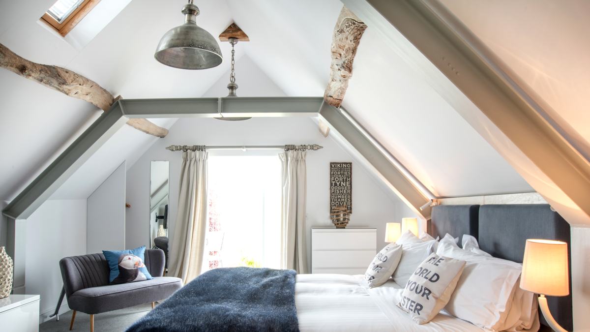 stay-in-a-pub-slide-2