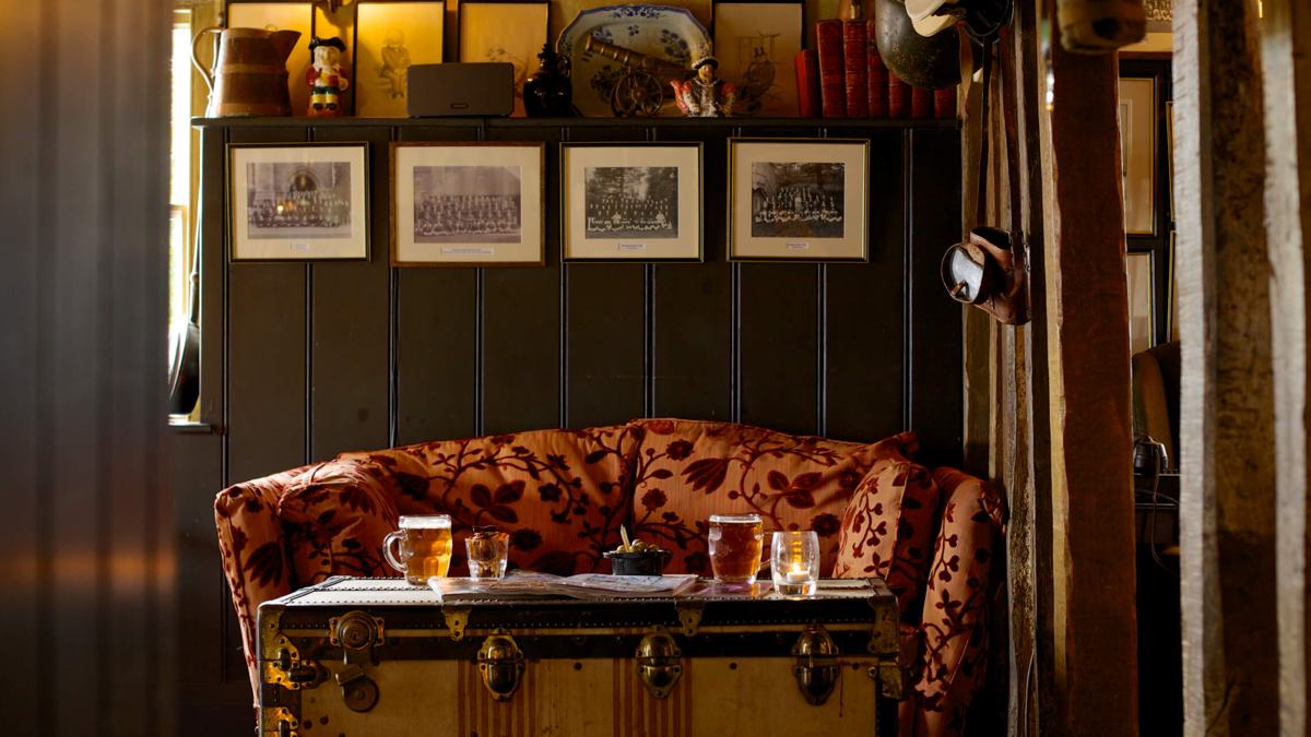 stay-in-a-pub-slide-8