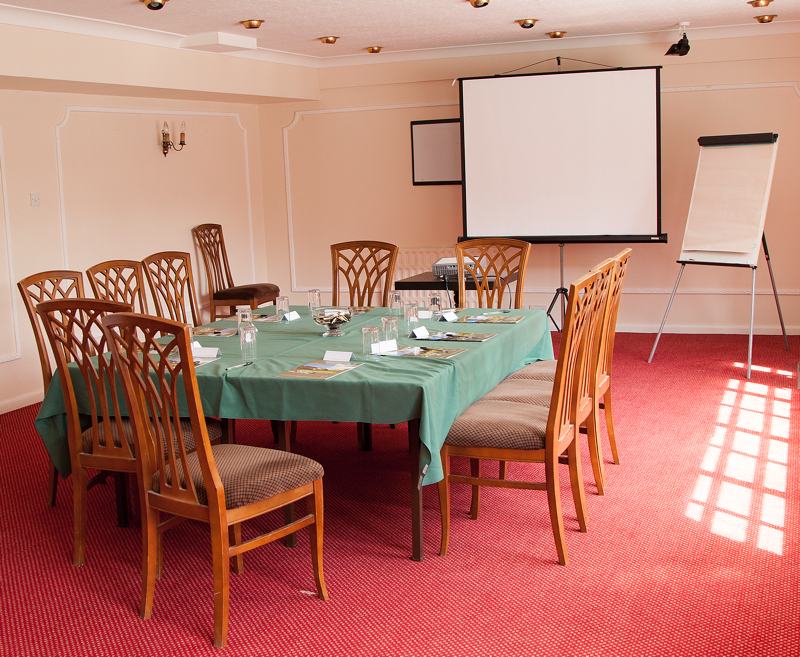 We have 5 meeting rooms which can accommodate between 6 and 30 delegates in a boardroom style layout, with our largest room able to seat up to 130 delegates for a conference, or guests for a banquet.
Our hotel also lends itself ideally to training sessions with a motivational aspect. The surrounding hills, valley and the River Dove are the perfect setting for team building exercises. Activities can be arranged at nearby venues.