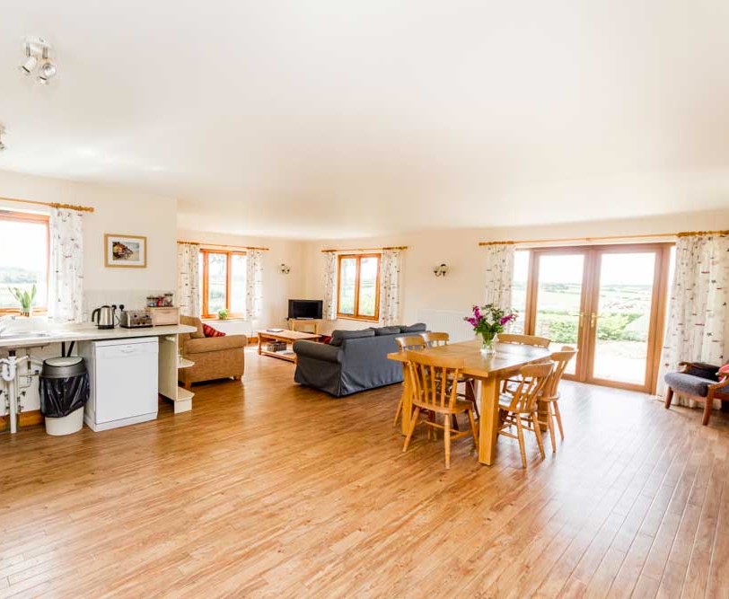 The Big Workshop - sleeps 6 - Image 2