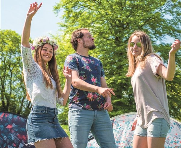 Top tips on how to be eco friendly when going to music festivals like Glastonbury ...