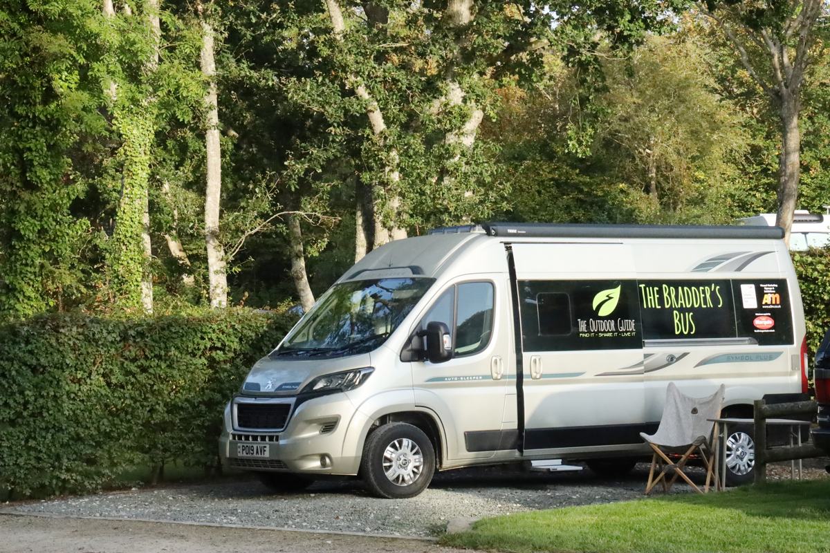 camping-corfe-castle-slide-2 Camping at Corfe Castle