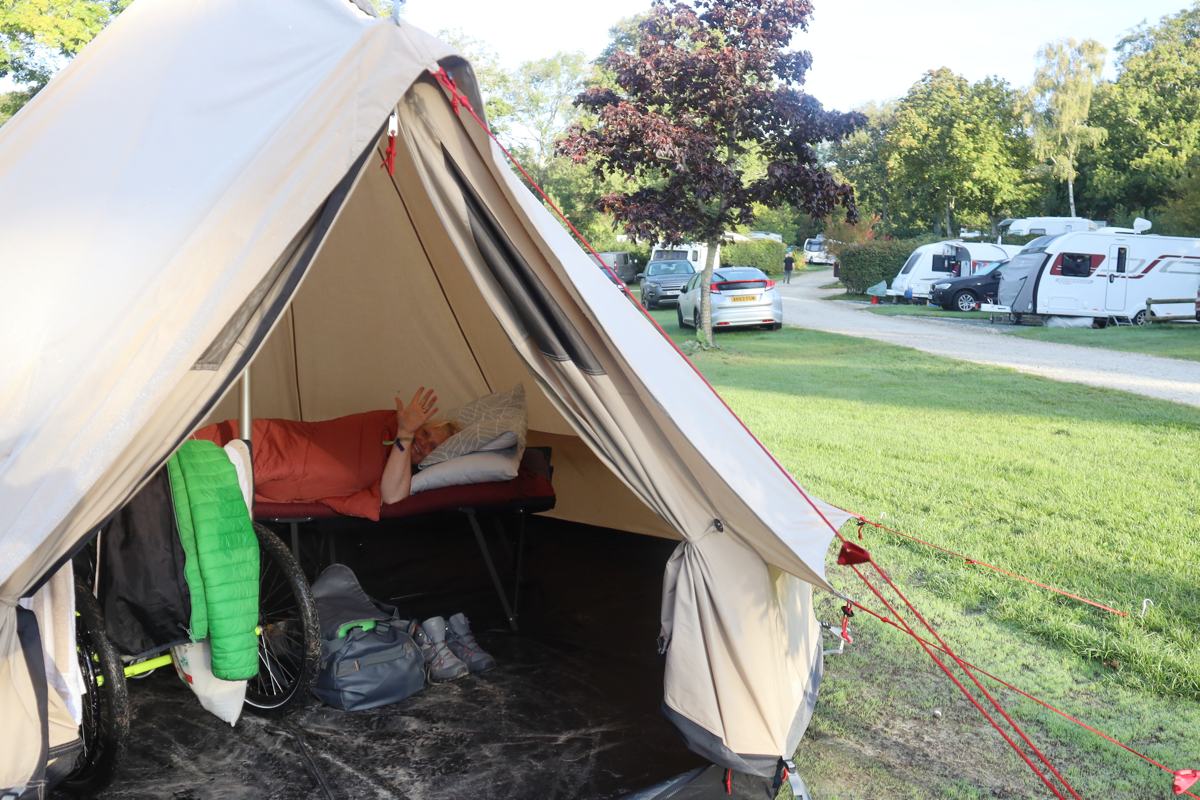 camping-corfe-castle-slide-6 Camping at Corfe Castle