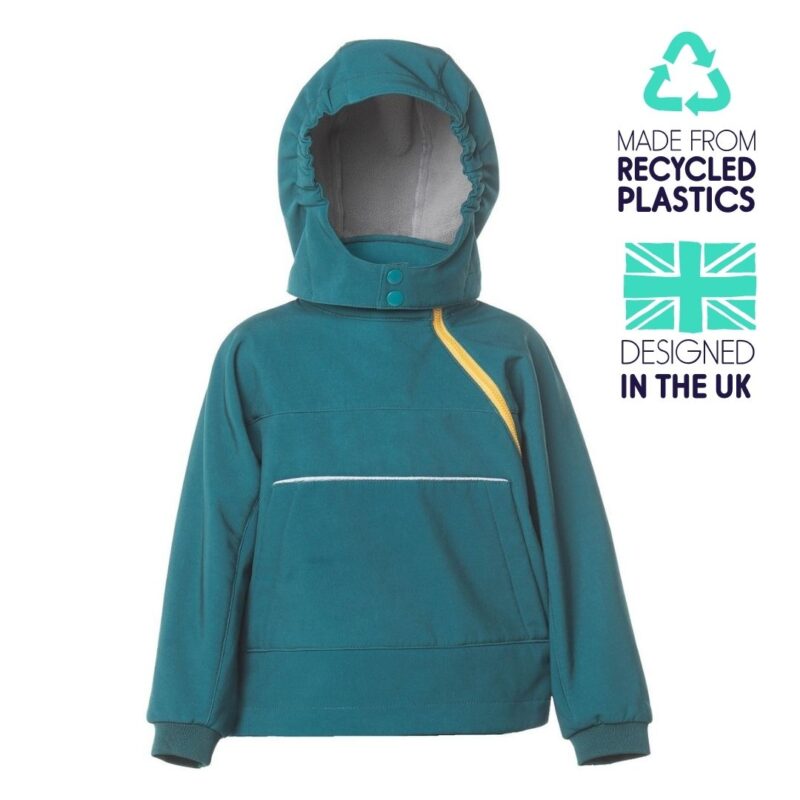 The new Kidunk hooded top features an asymmetric zip that slides to one side keeping it out of the way for play. The hood is removable and the collar is deep and soft for added protection. It had a large front pocket to keep little hands cosy and warm.

	Made from 100% recycled materials.
	Teflon EcoElite™ PFC free coated to resist water and stains for all-day play
	Comfy, super stretchy, breathable
	Tough outside, fleecy inside
	Removable hood
	Large ‘Nature pocket’ to keep hands extra warm!
	Tops and bottoms can zip together or be worn independently
	Machine wash & Tumble dry
	Available 1-8yrs 