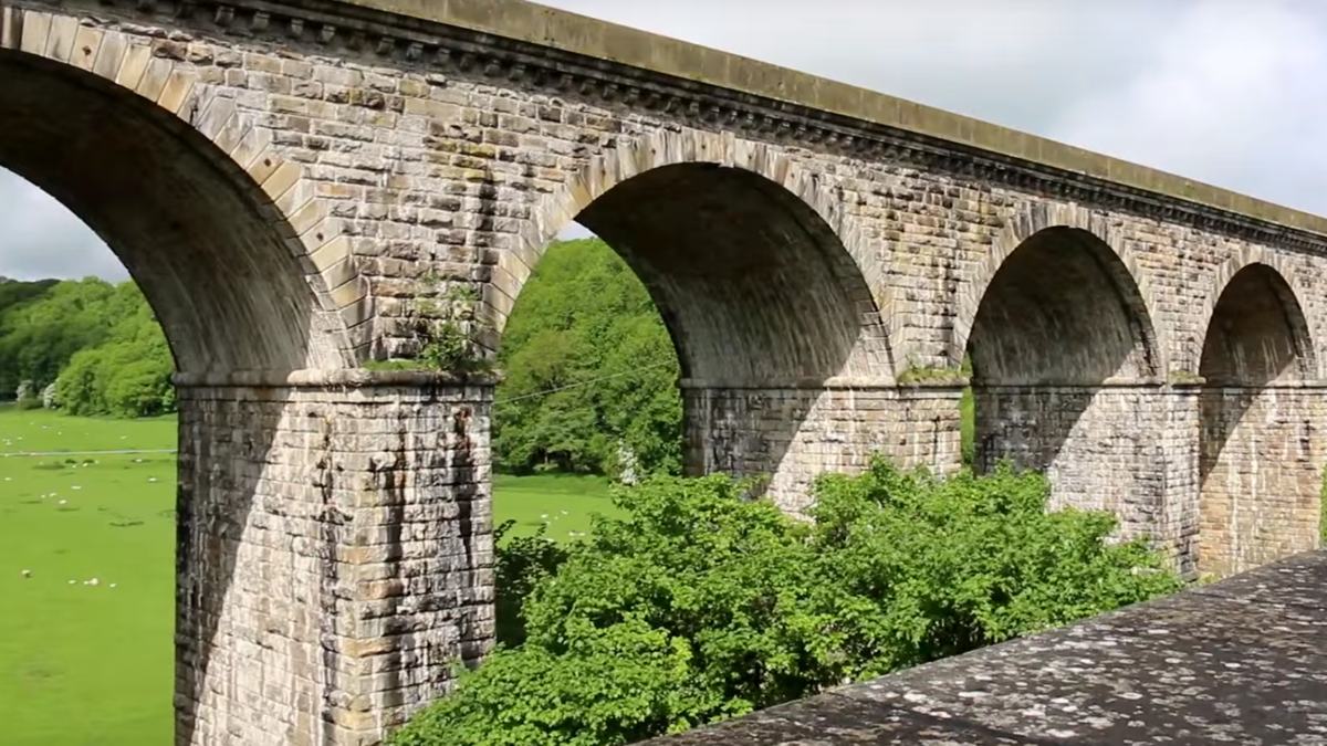 Llangollen Canal-slide-1 Llangollen Canal