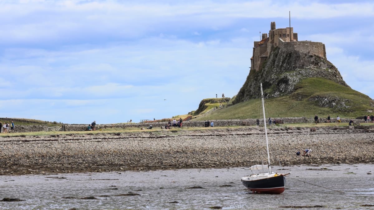 Exploring Lindisfarne Slide 6 Exploring Lindisfarne