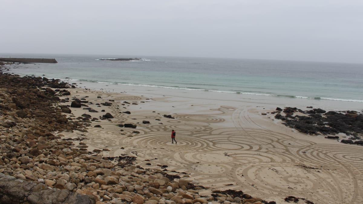 ITV Lands End Slide 2 Lands End