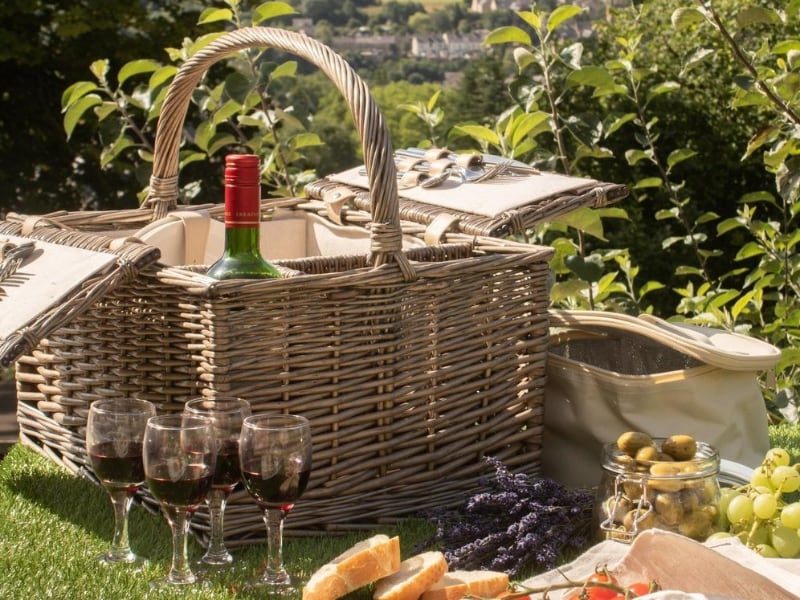 Picnic Baskets/Hampers