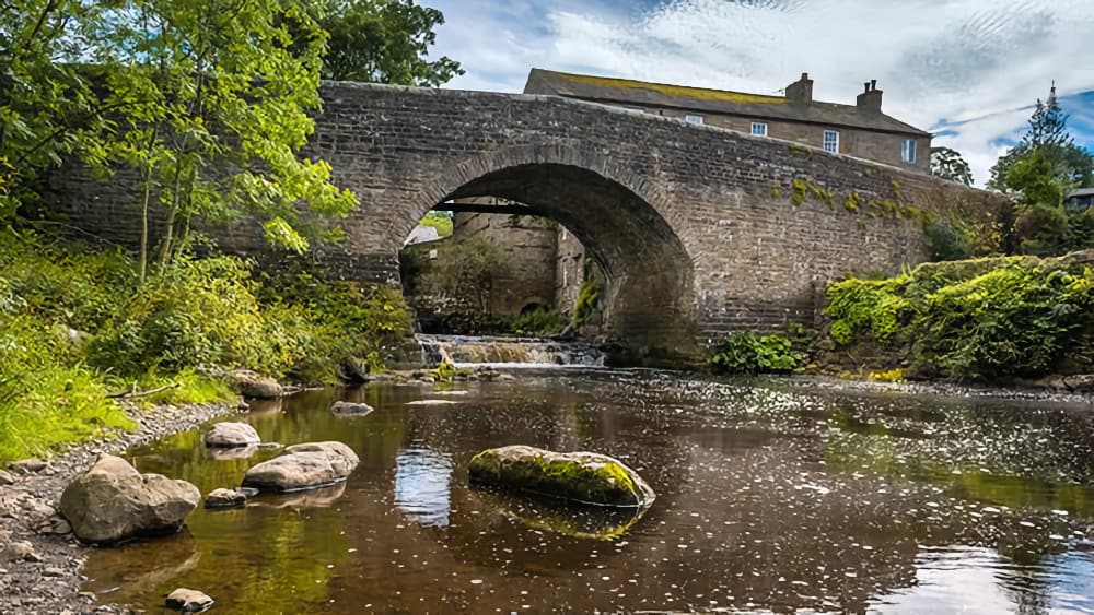 New-Lodge-Yard-Askriggs-Brough-Scar-slide-1 Askrigg’s Brough Scar & Worton Walk, Yorkshire Dales