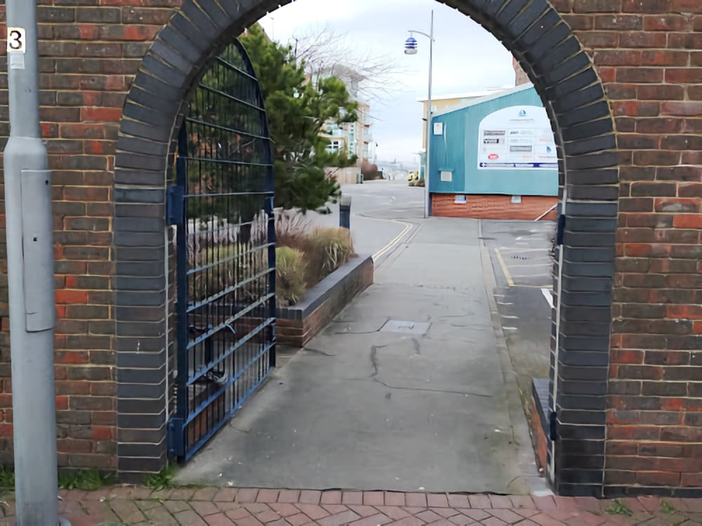 1 boatyard-1000 Boatyard