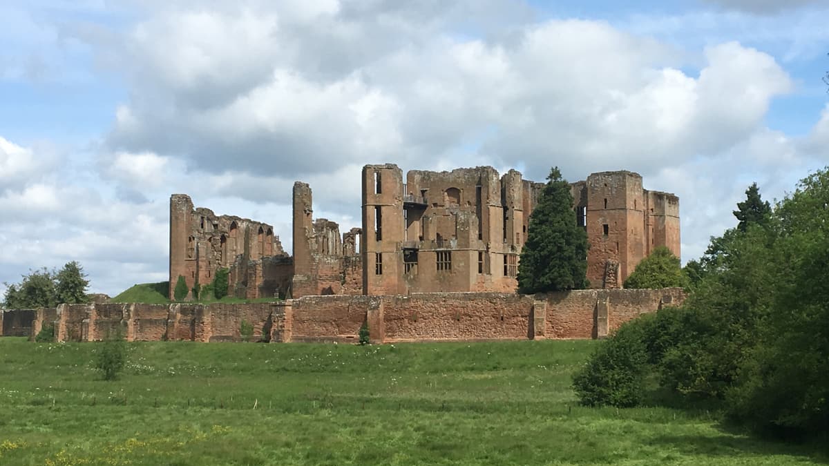 Kenilworth Abbey Fields Slide 1 Kenilworth Abbey Fields
