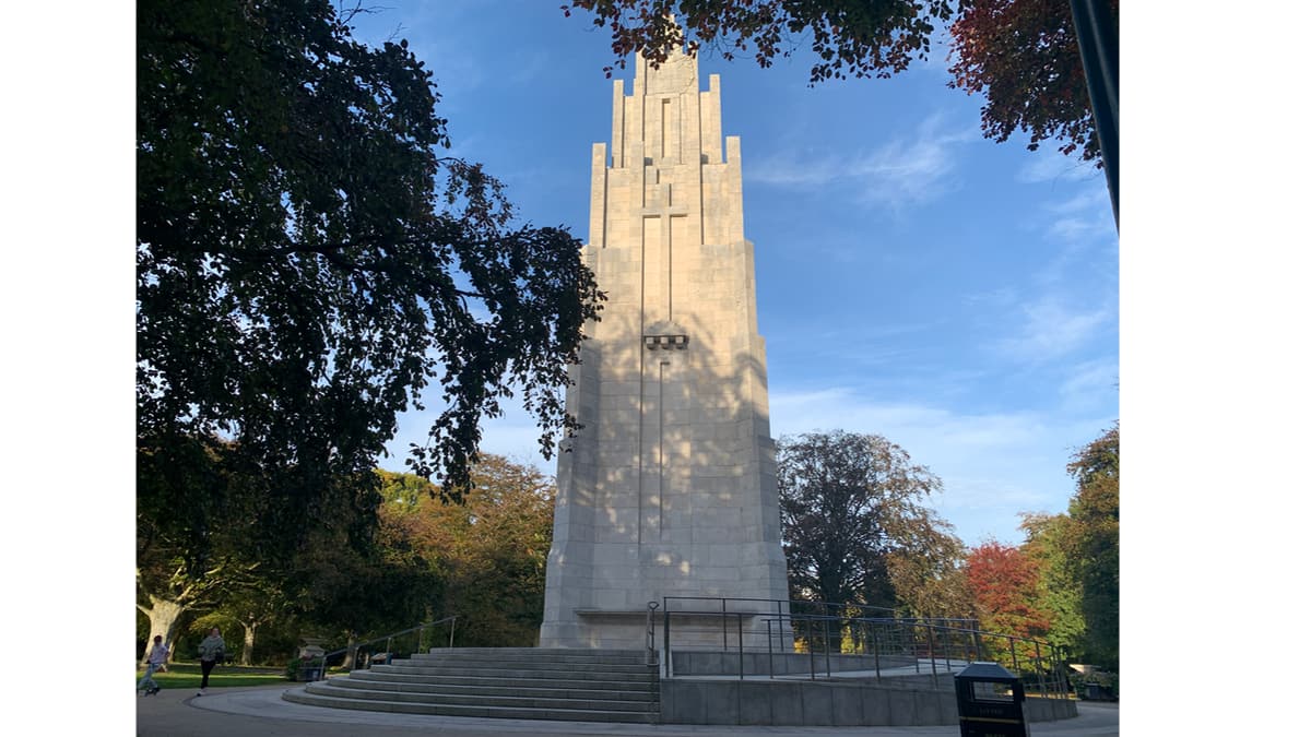 War Memorial Park Slide 1 War Memorial Park