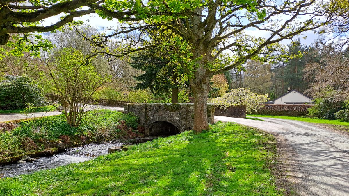 Haystoun Circular Slide 1 Haystoun Circular