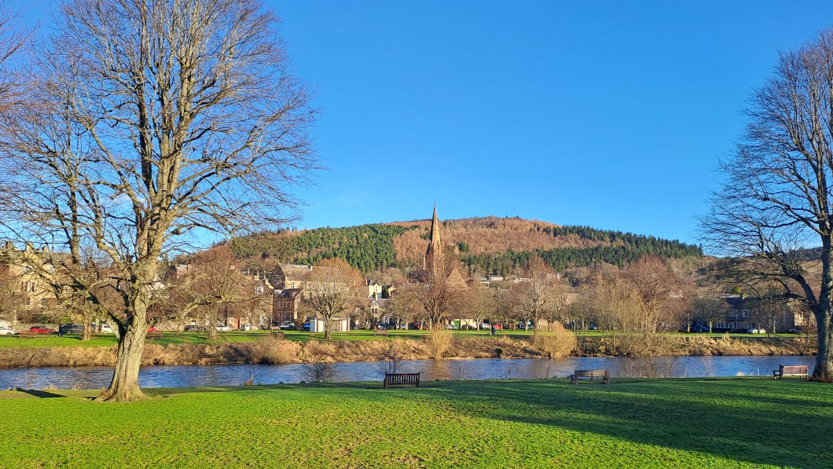 eebles - Circumference 4 Peebles - Circumference